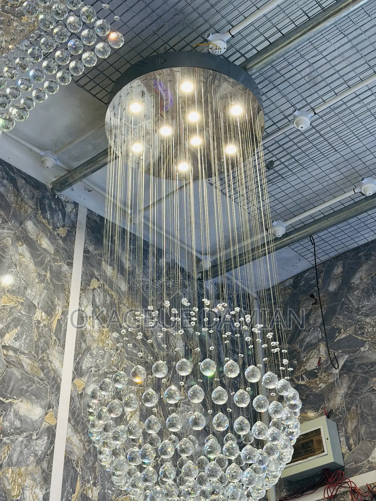 Modern Crystal Led Chandelier Combines Classic Elegance