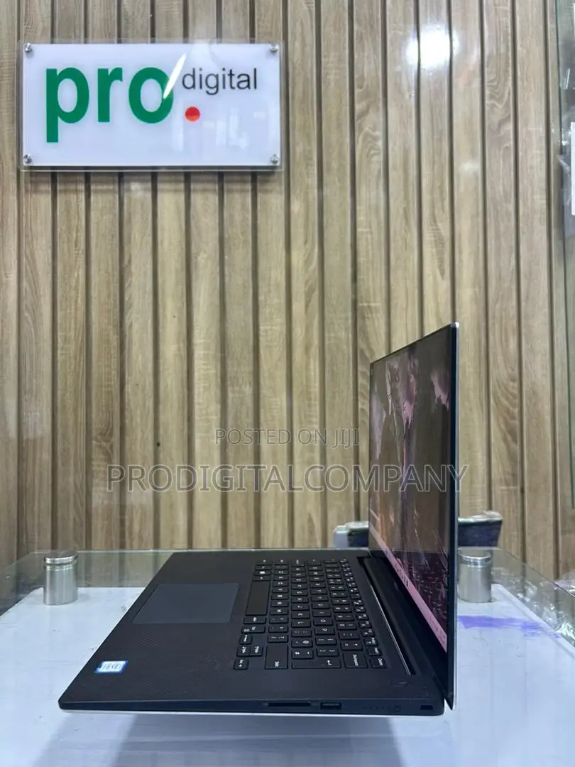 Laptop Dell Precision 15 5520 16GB Intel Core i7 SSD 256GB