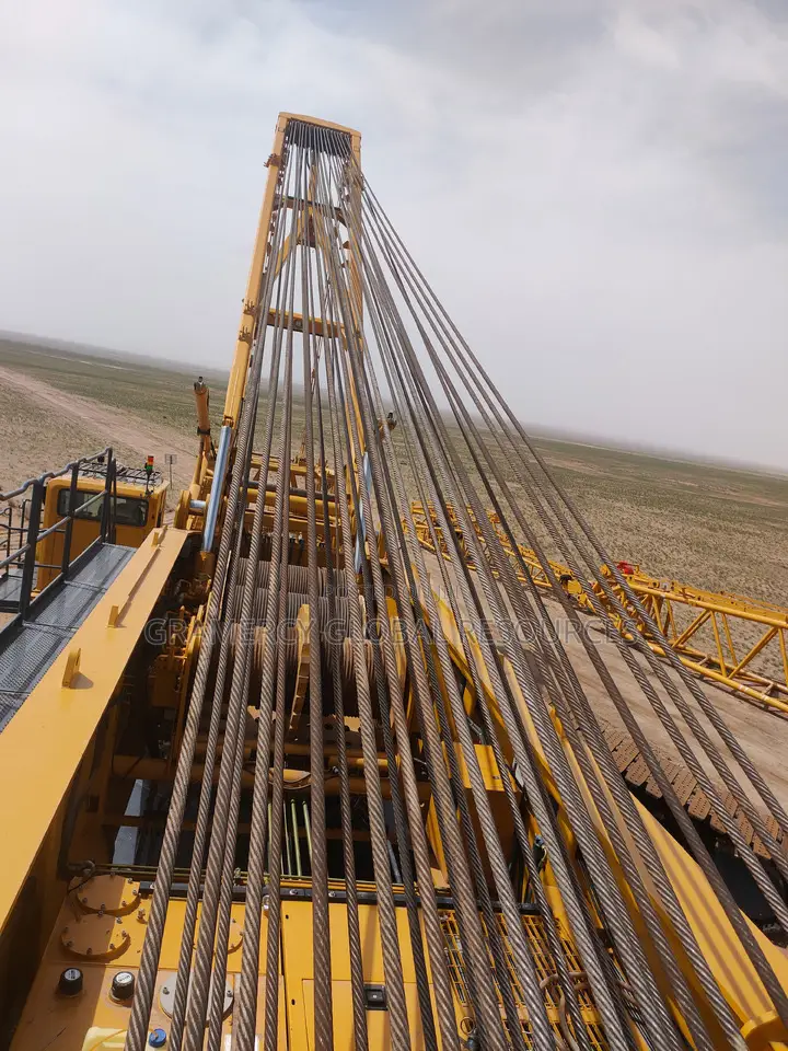 Fairly Used XCMG 800 Tons Crawler Available for Sale - Lagos