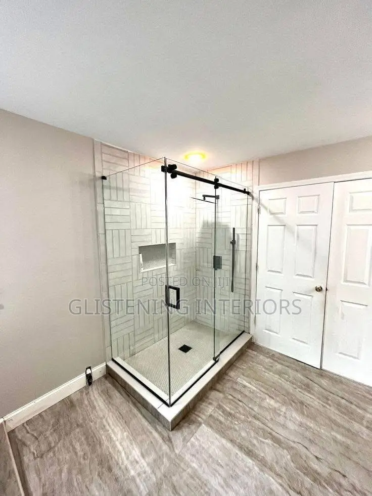 Shower  Cubicle Sliding 10mm Plain Tempered Glass
