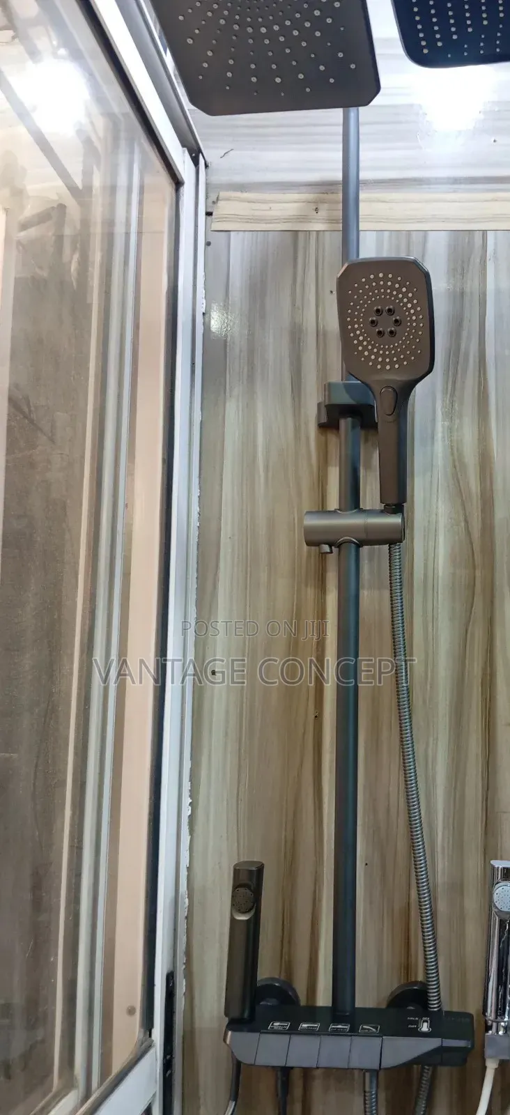 Small Piano Shower