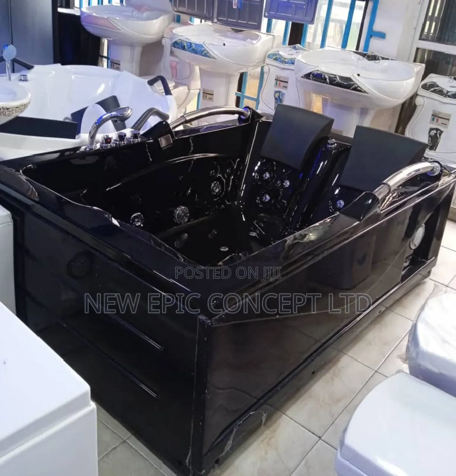 England Double Black Jacuzzi