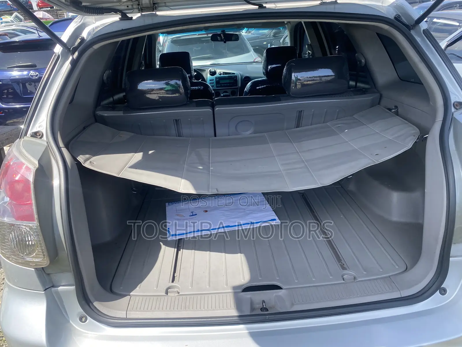 Toyota Matrix Hatchback FWD (1.8L 4cyl 5M) 2006 Silver