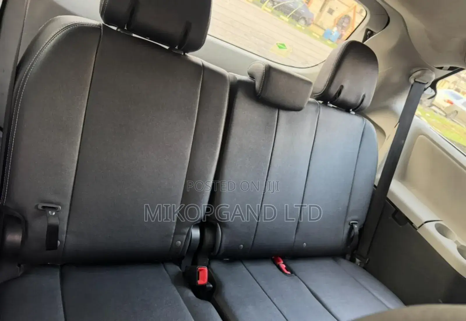 Toyota Sienna SE Premium 8-Passenger 4dr Minivan (3.5L 6cyl 6A) 2015