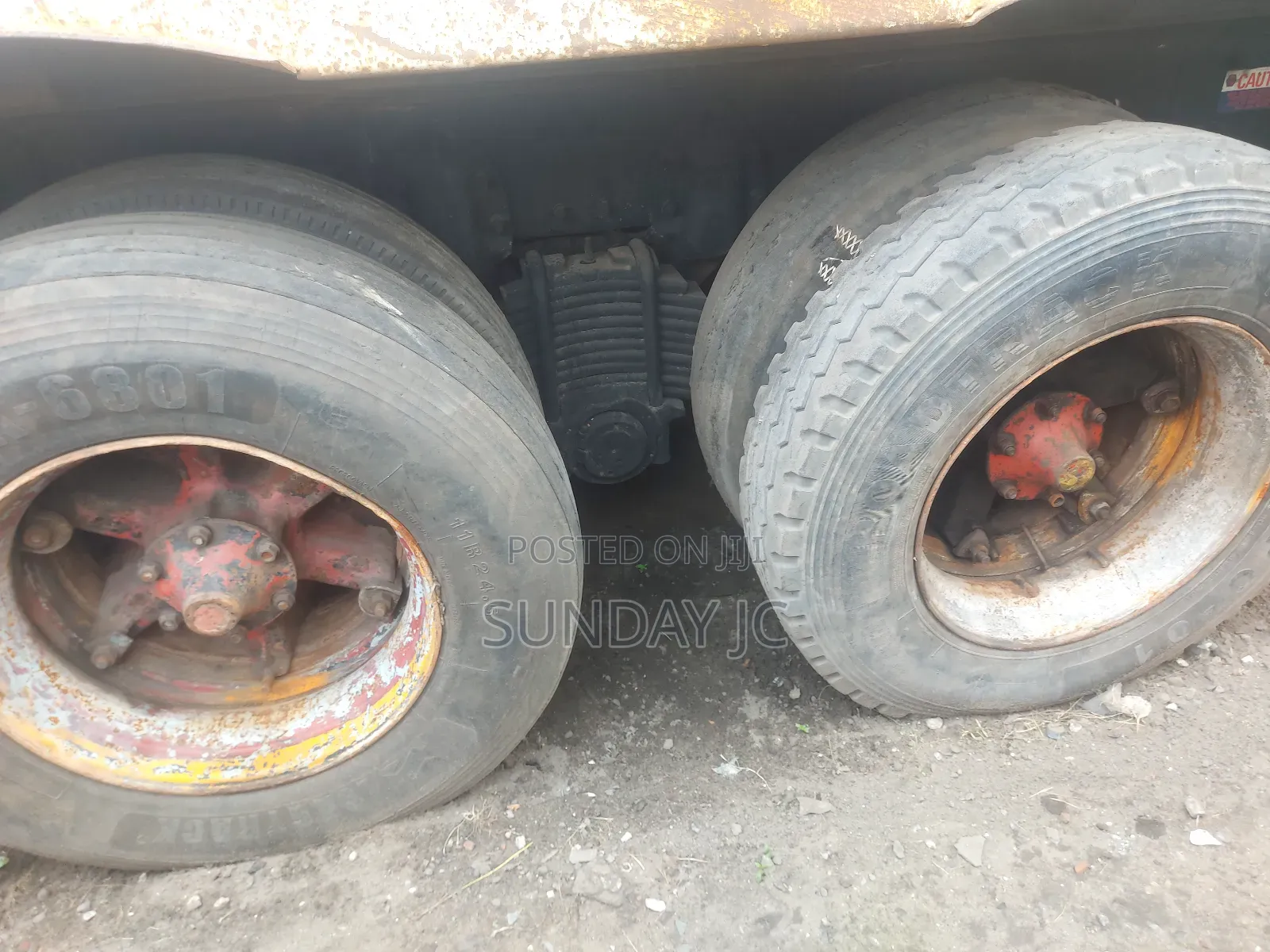 Company Used 30tons Mack Ten Tyres Dump Truck Big Axle Superb Engine