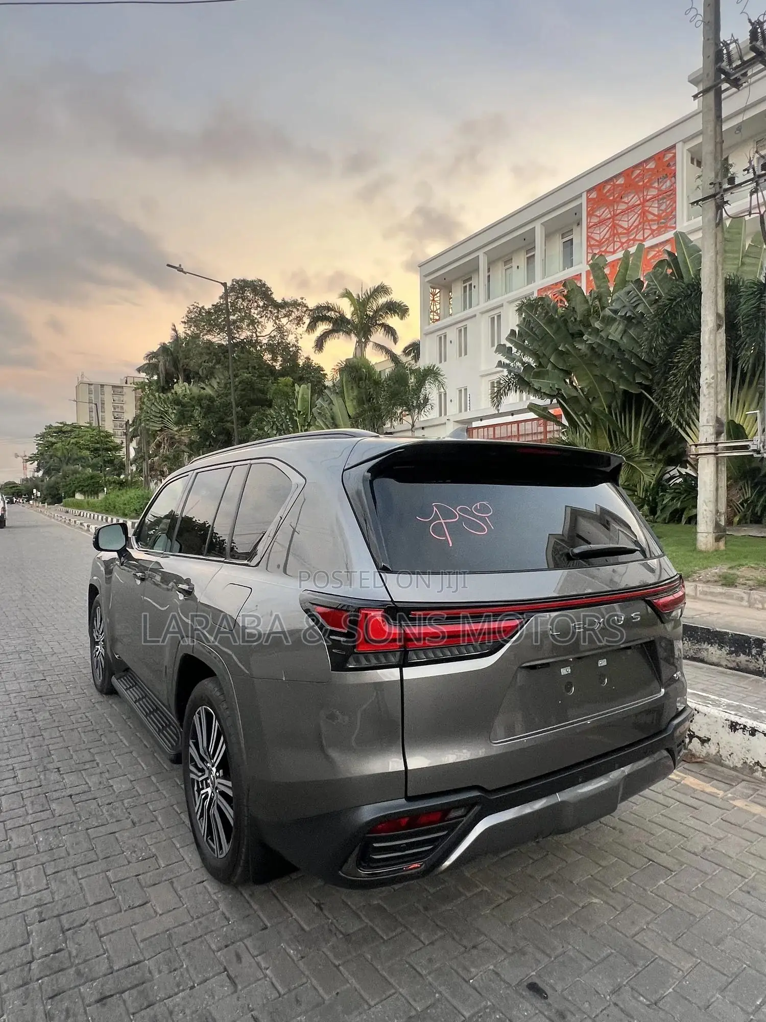 Lexus LX LX 600 2024 Green