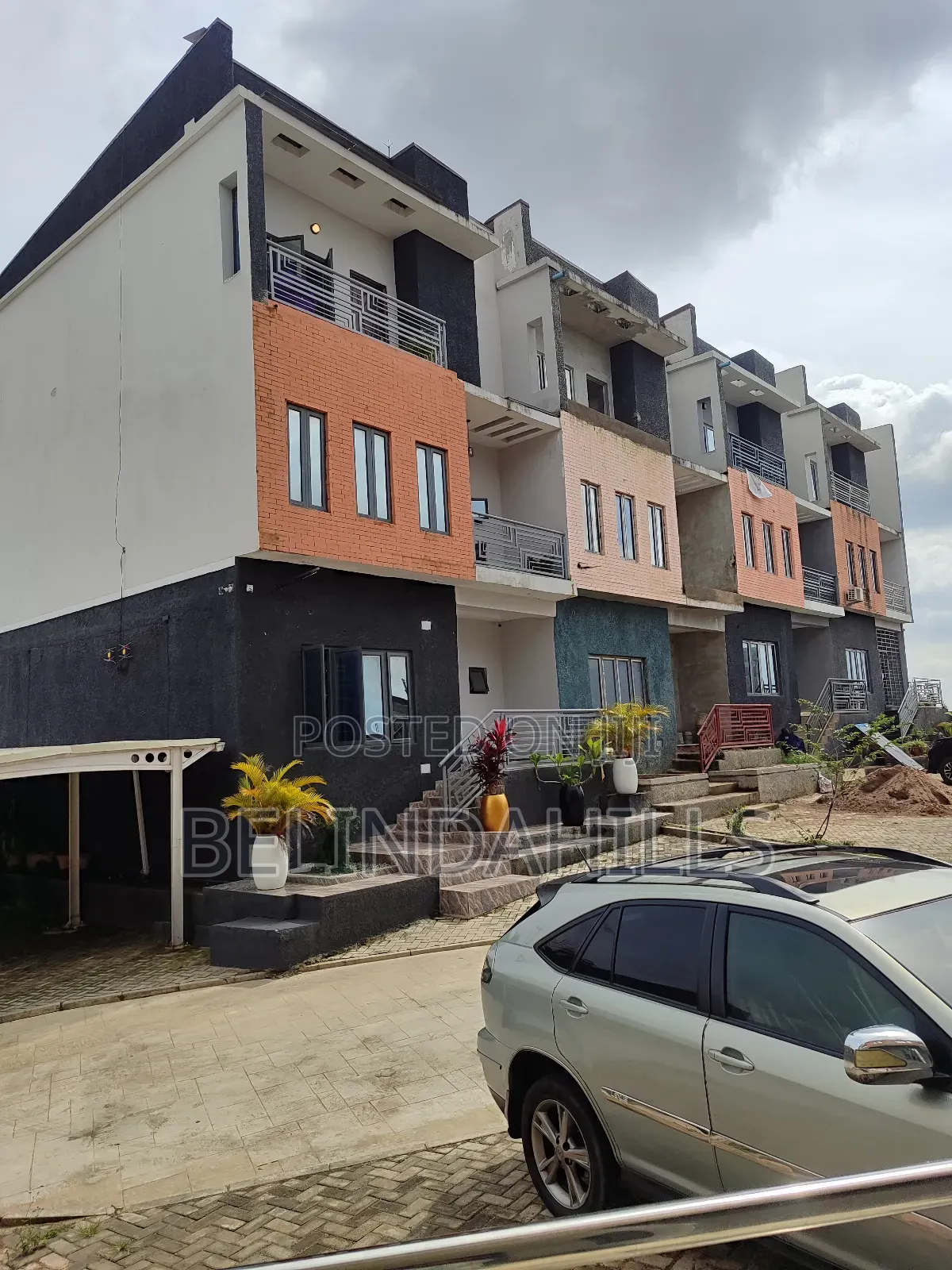 4bdrm Townhouse/Terrace in Guzape District for sale