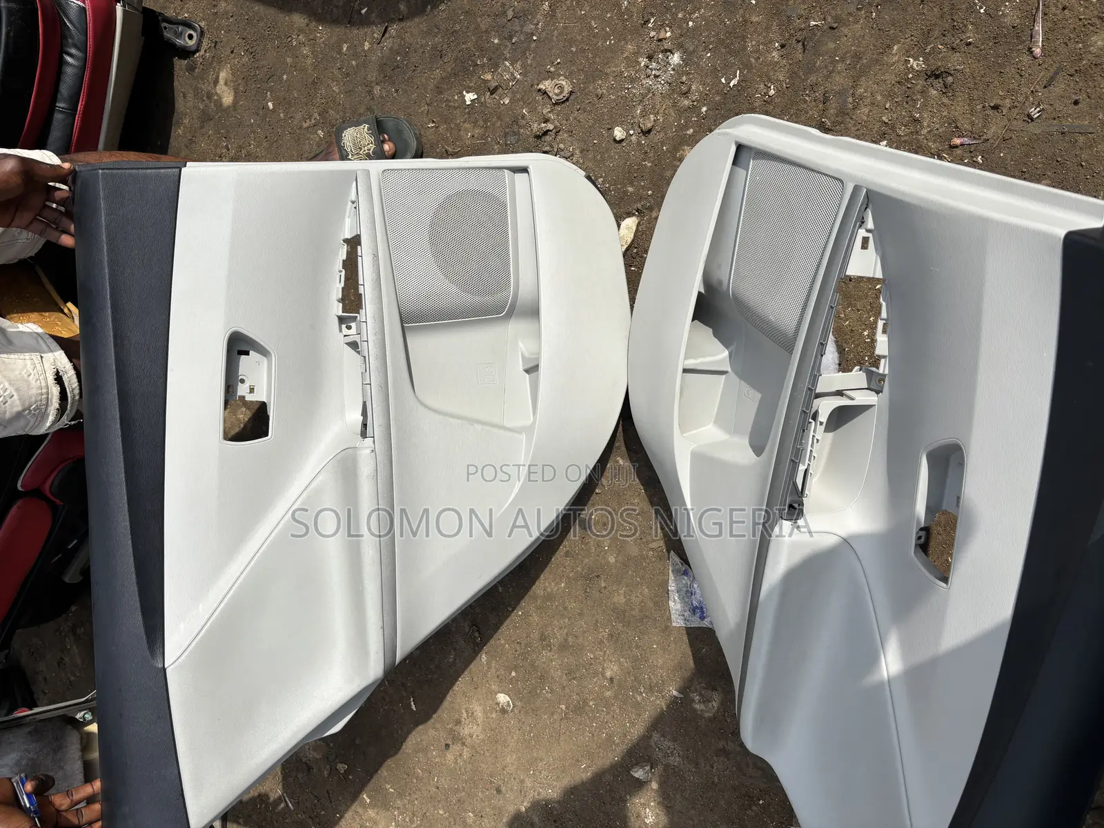 Complete Door Mat Toyota Venza 2011 Model