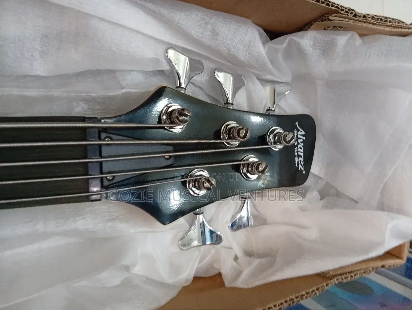 Aivarez Bass Guitar
