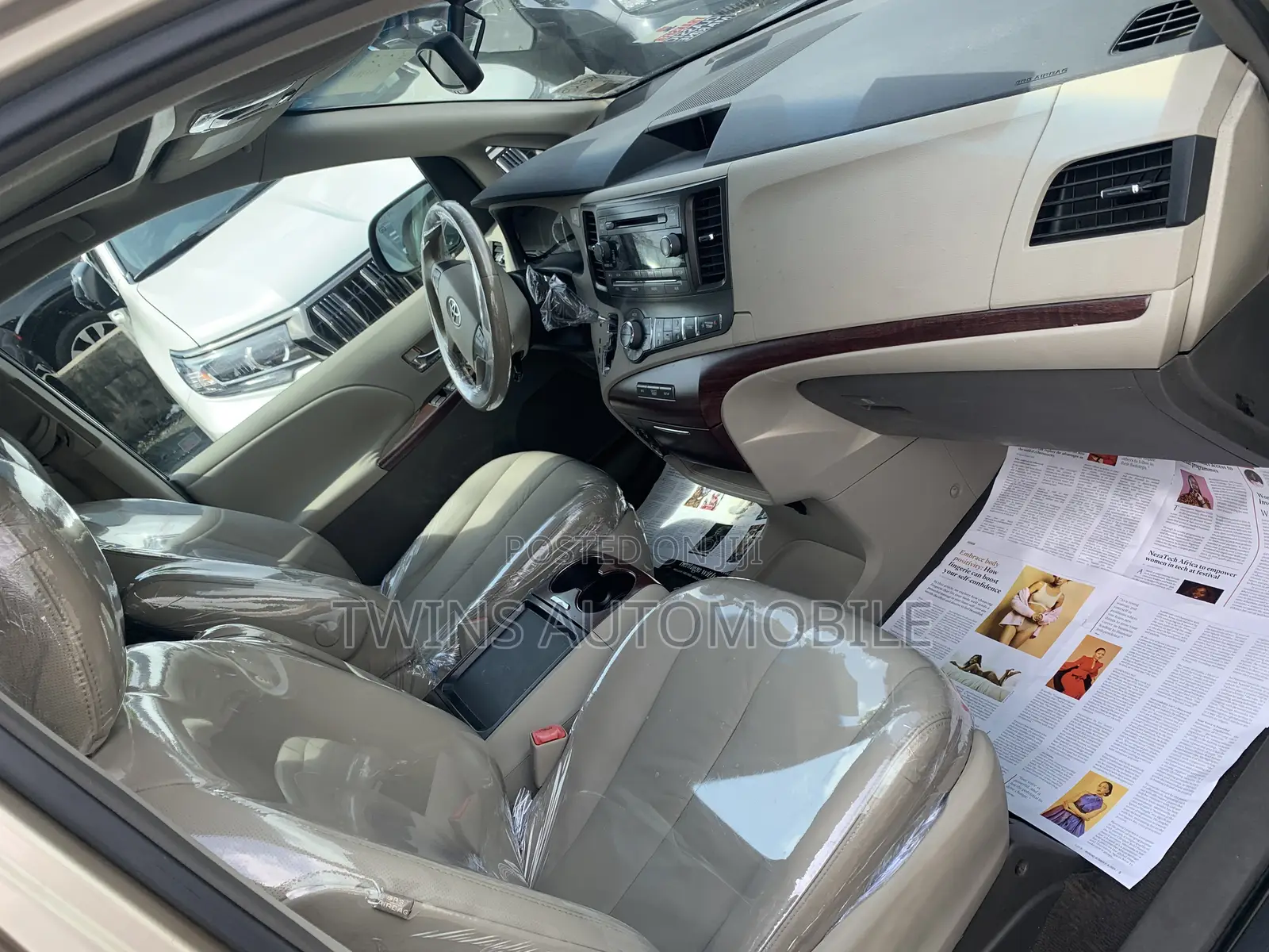 Toyota Sienna XLE 7 Passenger 2012 Gold