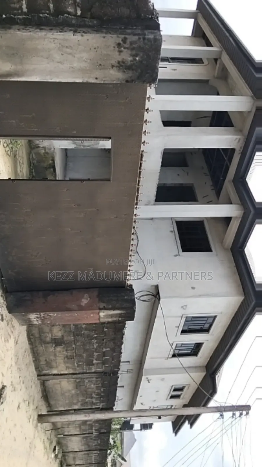 5bdrm Duplex in Off Sars Rd,Near for sale