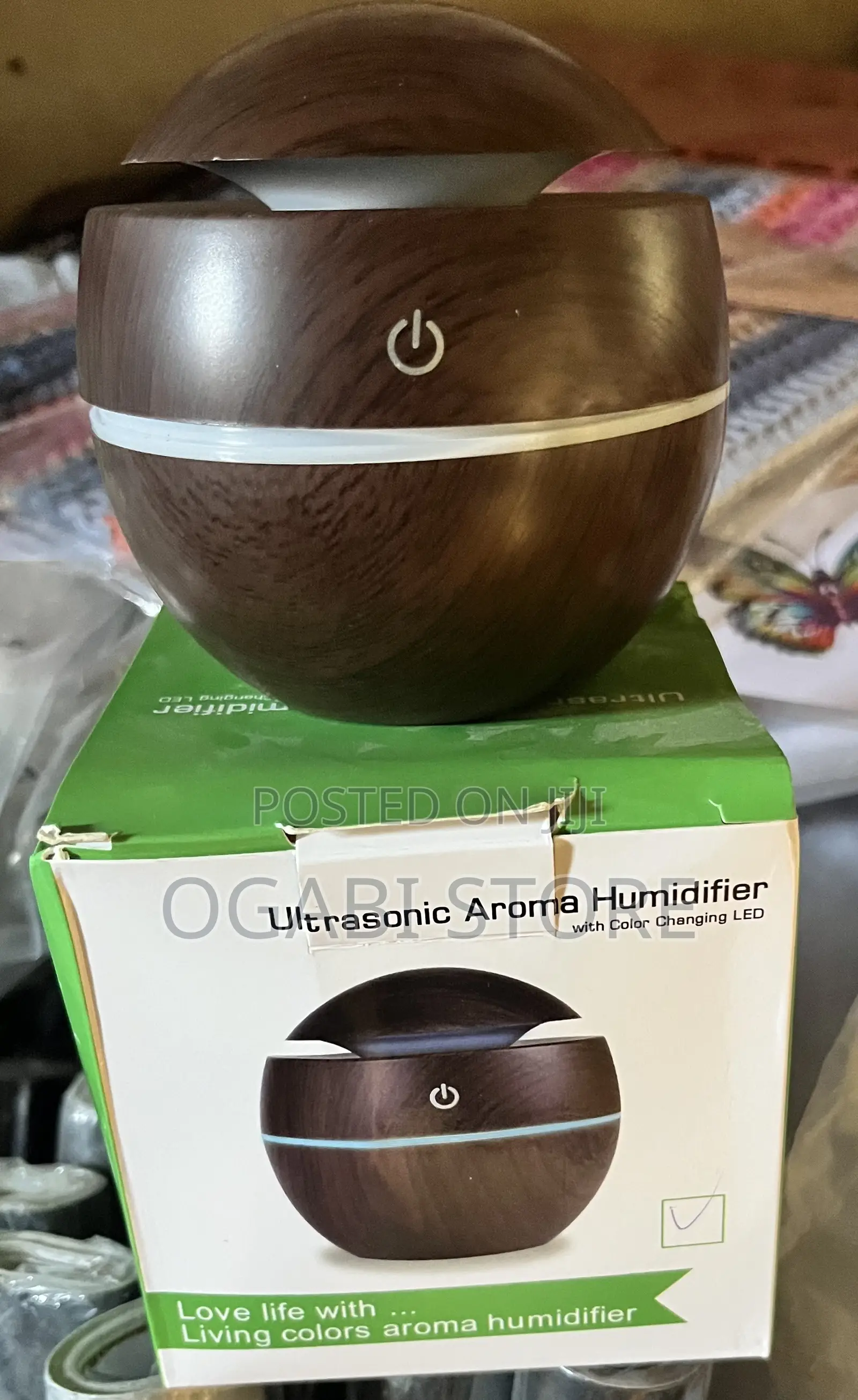 Ultrasonic Aroma Humidifier With Color-Changing Led