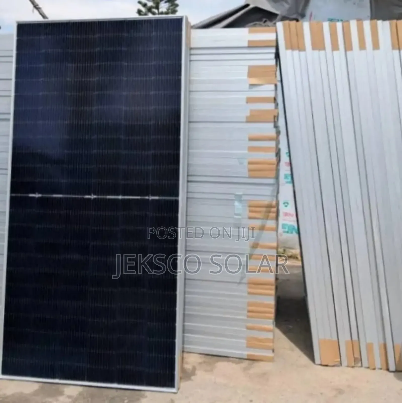 700w Jinko Solar Panel, Bi-Facial, Half Cut.