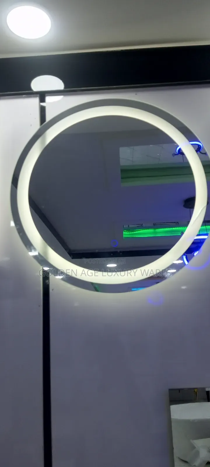 Round Frameless Mirror With Light