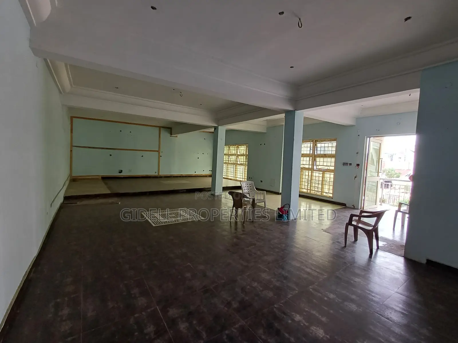 210sqm Shop / Office Space on the First Floor