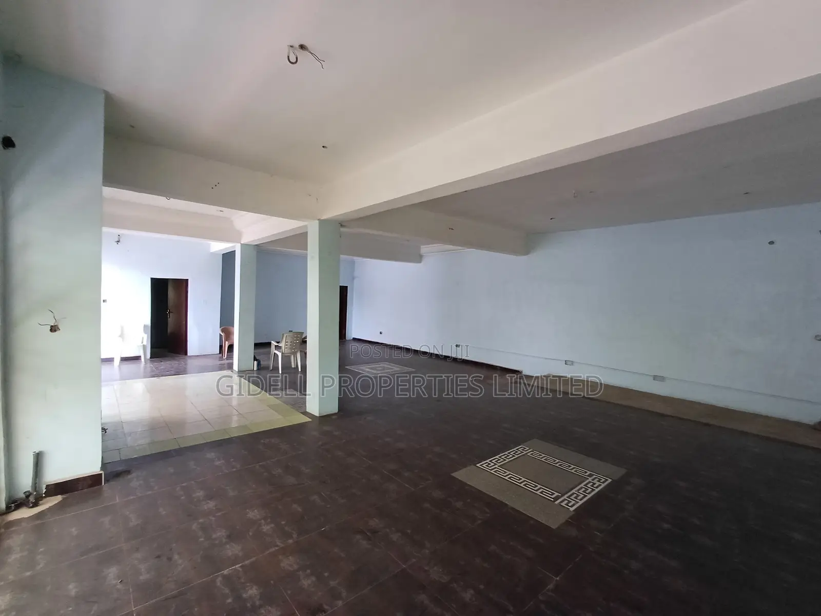 210sqm Shop / Office Space on the First Floor