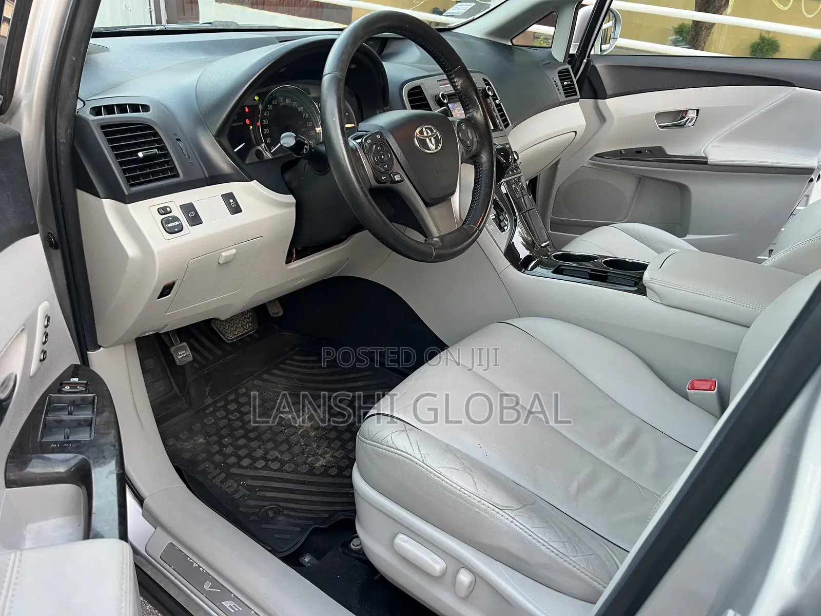 Toyota Venza XLE AWD 2013 Silver