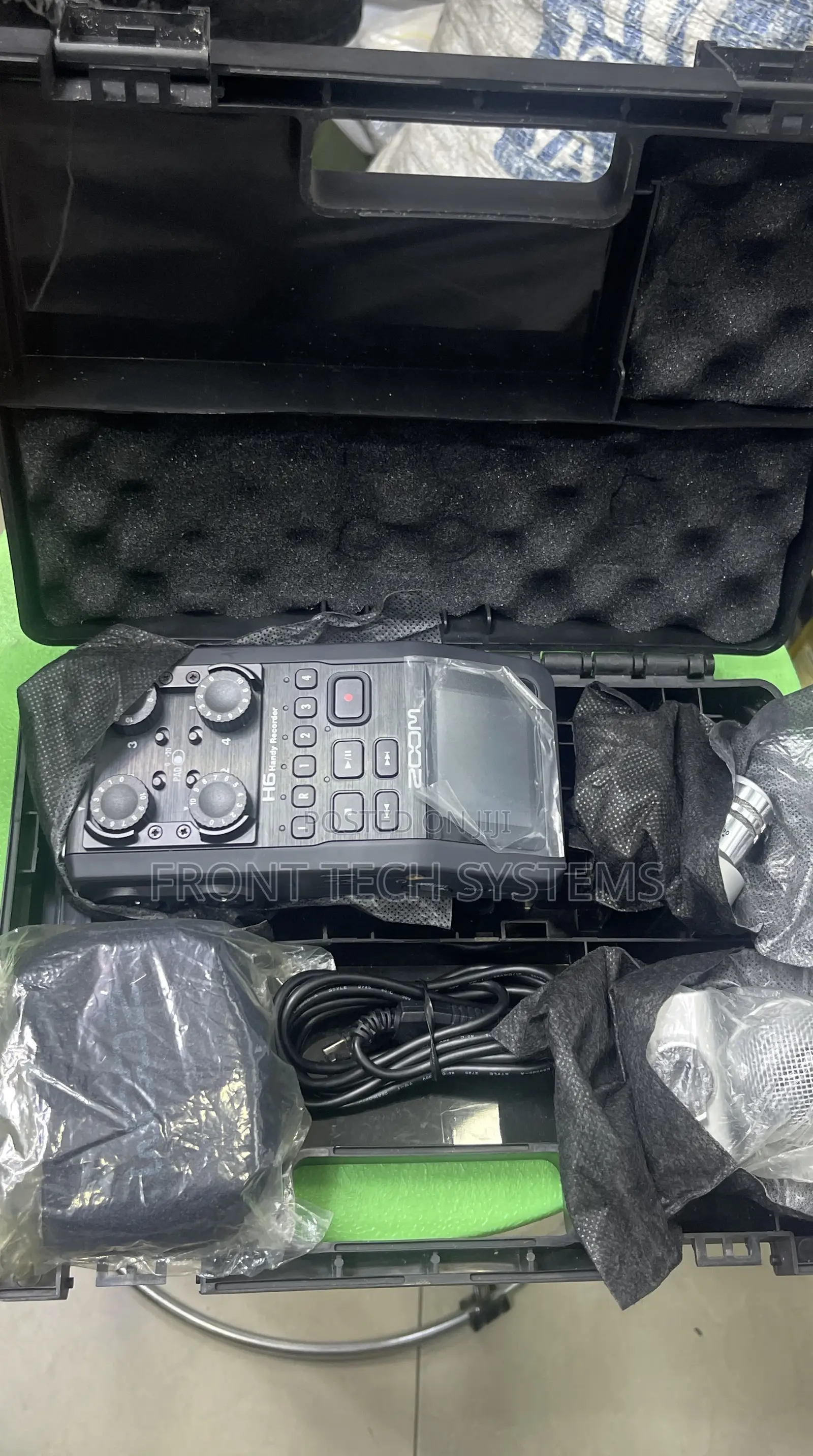 Zoom H6 Handy Recorder