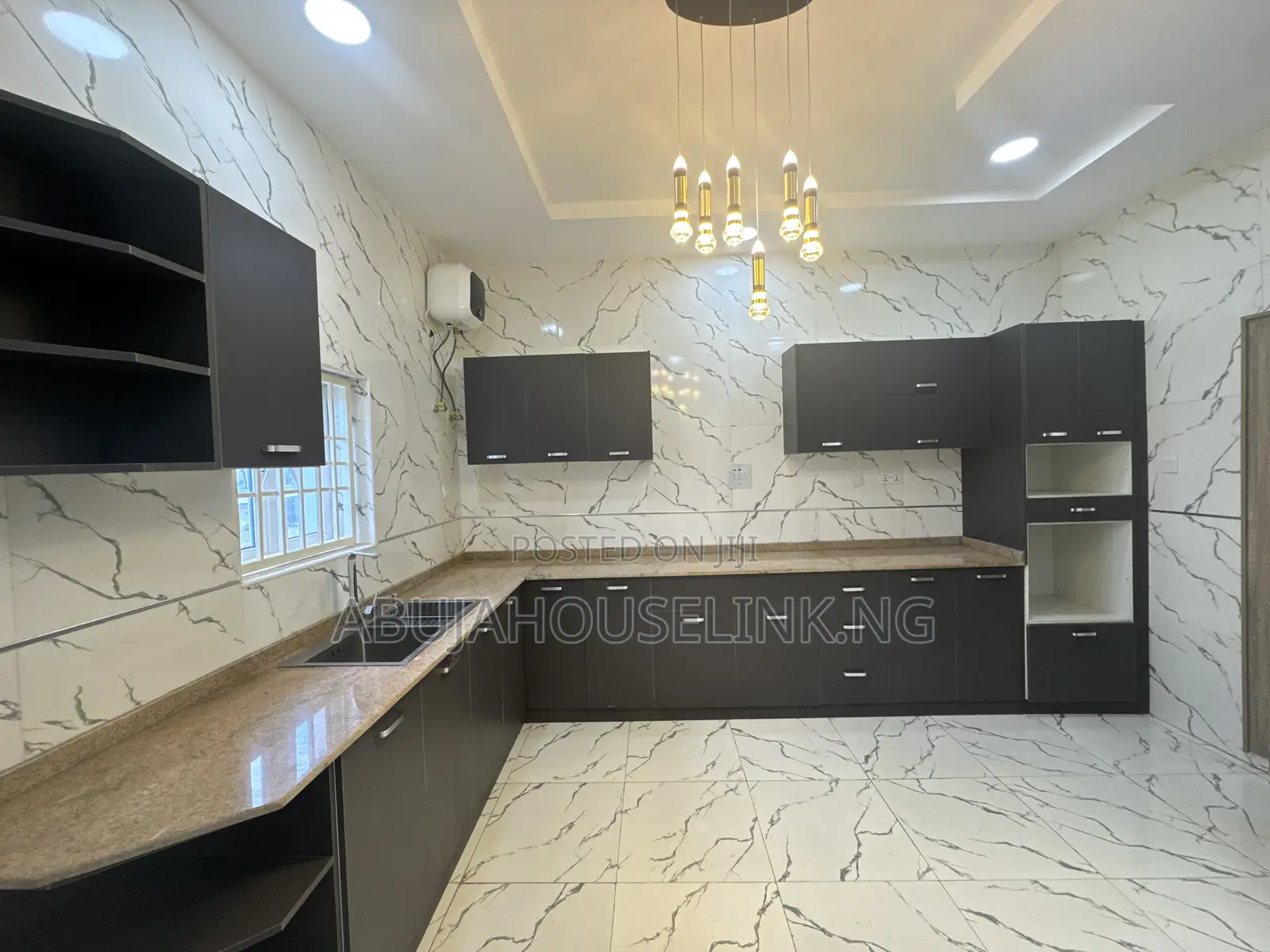 5bdrm Duplex in Guzape Main Abuja for sale