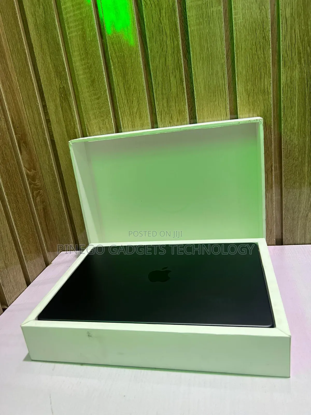 Apple MacBook Pro 2023 M3 Pro 14-Inch 18GB SSD 512GB