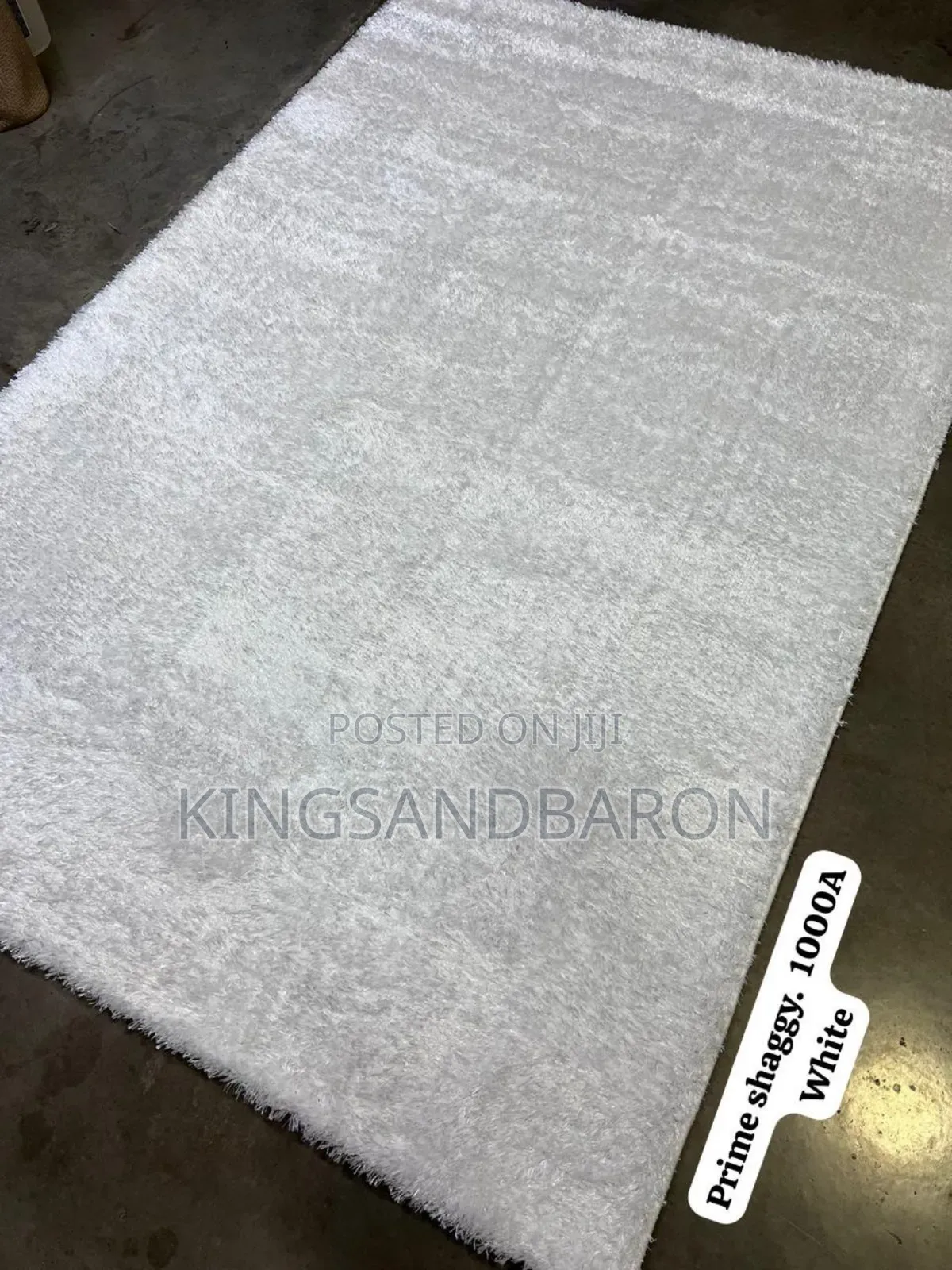 5x7fts White Shaggy Center Rug