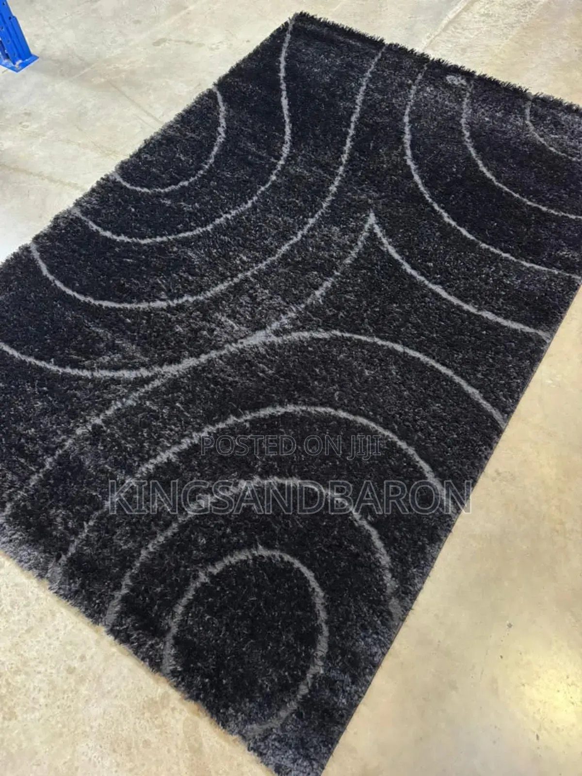 4x6fts Black Shaggy Center Rug