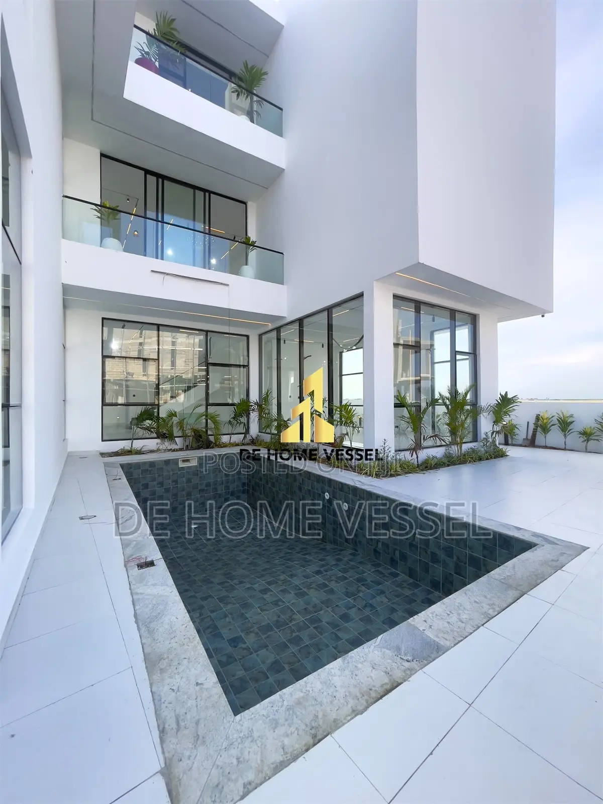 5bdrm Duplex in Osapa london for sale