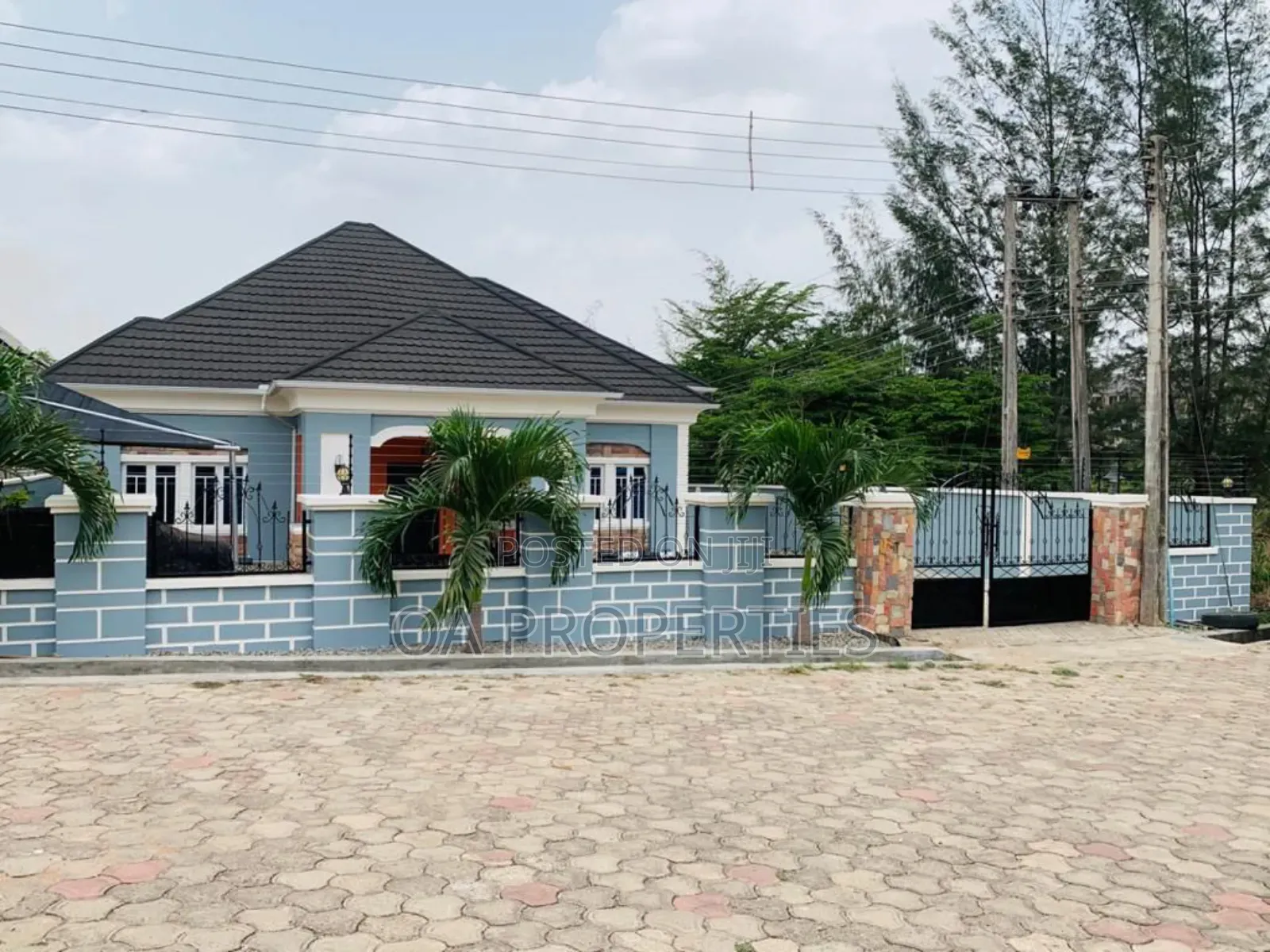 4bdrm Bungalow in Ibadan for sale