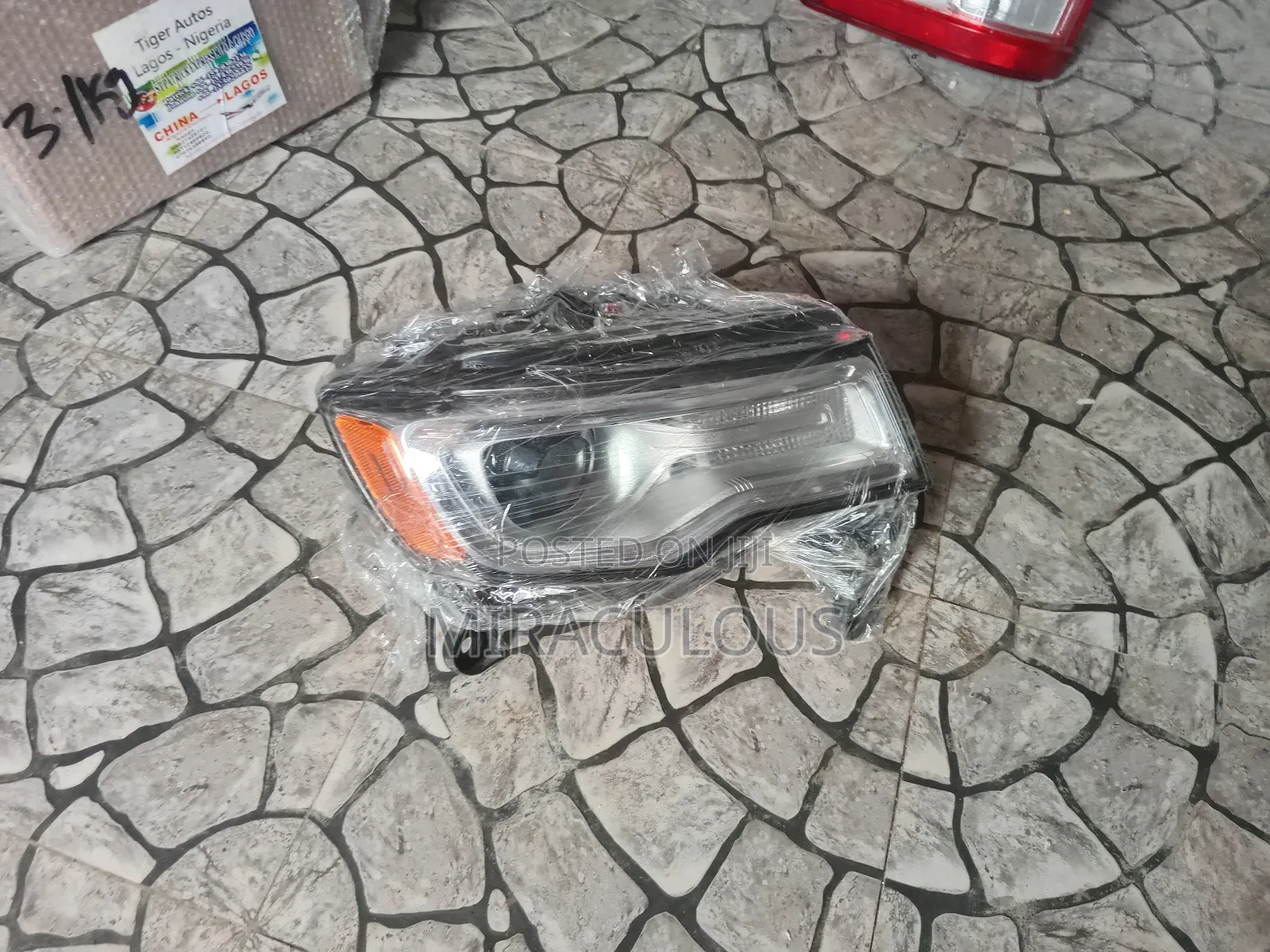 Headlight Jeep Cherokee 2020 Model