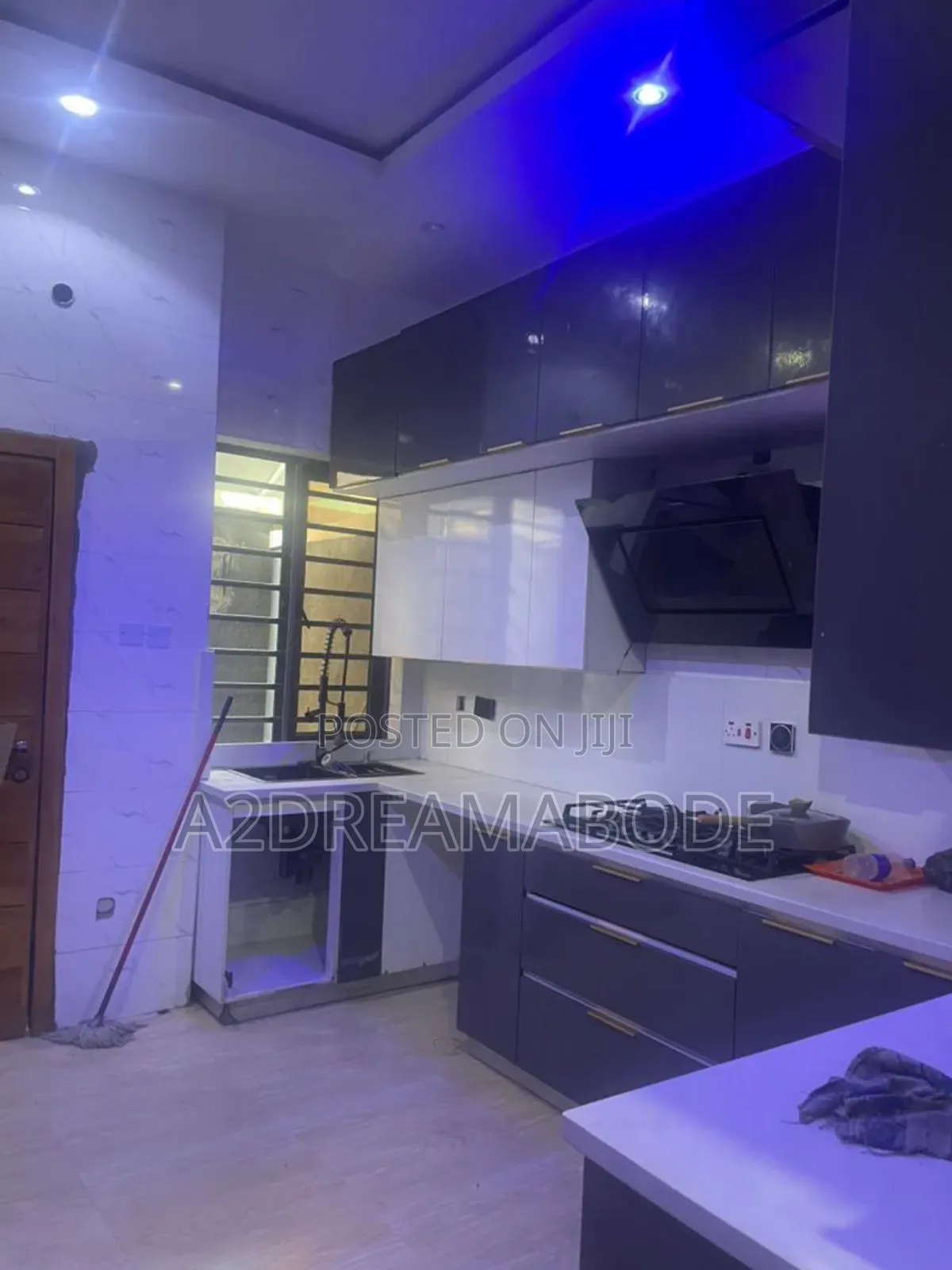 4bdrm Duplex in Magodo Phase 1 for rent