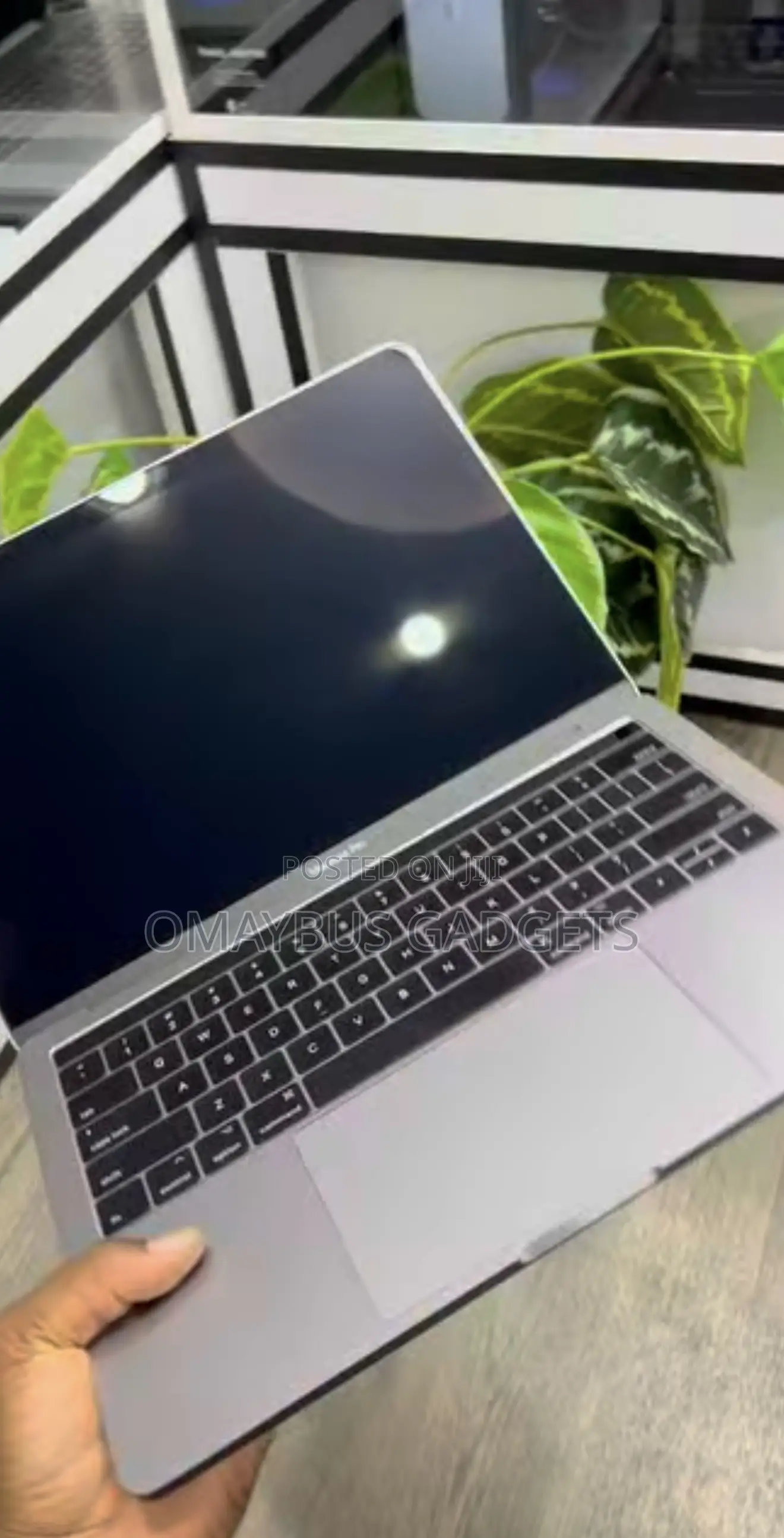 Laptop Apple MacBook Pro 2017 16GB Intel Core I7 SSD 256GB