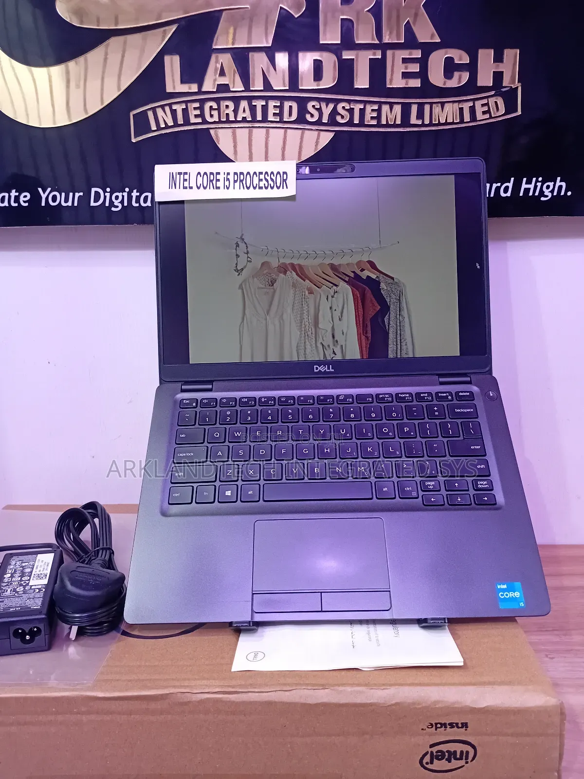 New Laptop Dell Latitude 5300 12GB Intel Core I5 SSD 256GB