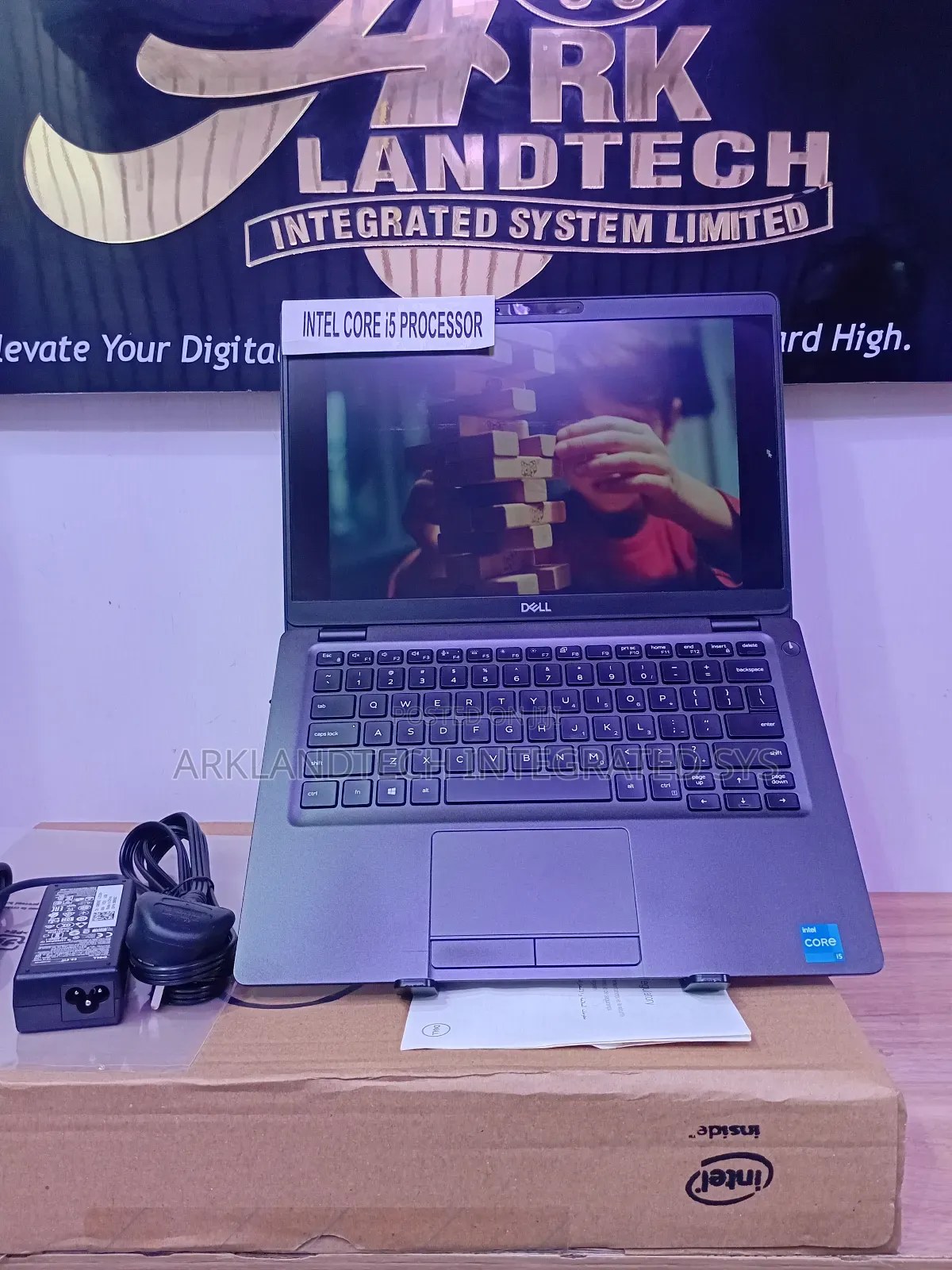 New Laptop Dell Latitude 5300 8GB Intel Core I5 SSD 512GB