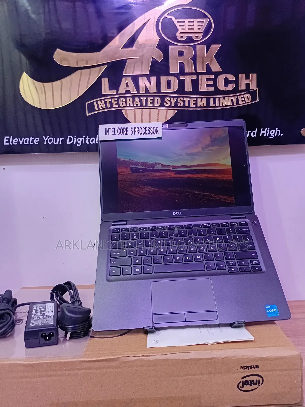 New Laptop Dell Latitude 5310 16GB Intel Core I5 SSD 256GB