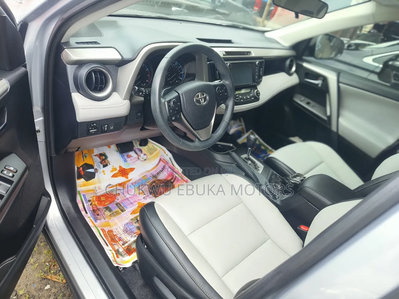 Toyota RAV4 XLE AWD (2.5L 4cyl 6A) 2017 Silver