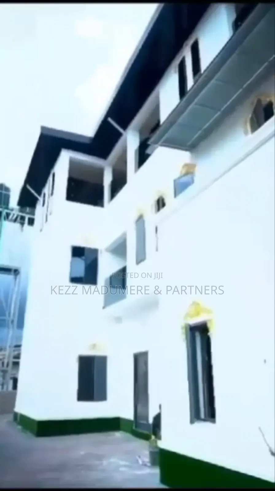 6bdrm Duplex in Nvuigwe , Woji , for sale