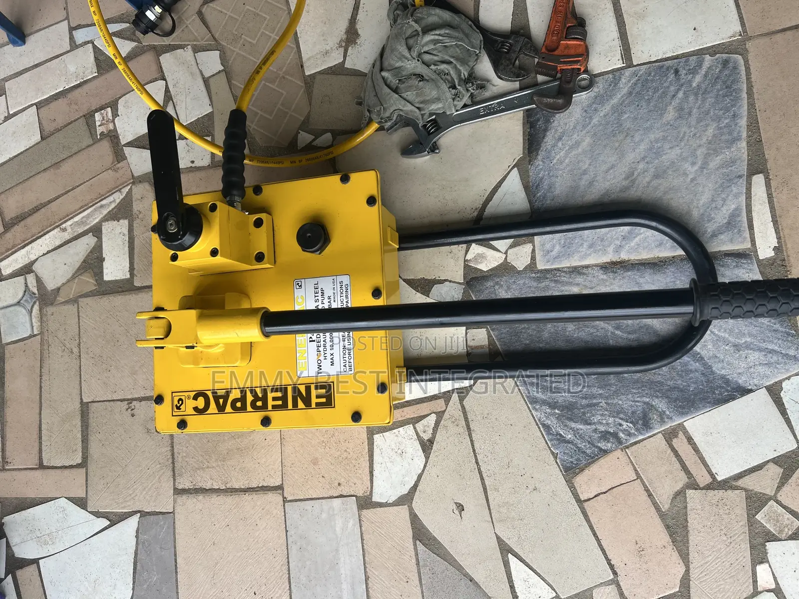 Enerpac Two-Speed Hydraulic Hand Pump