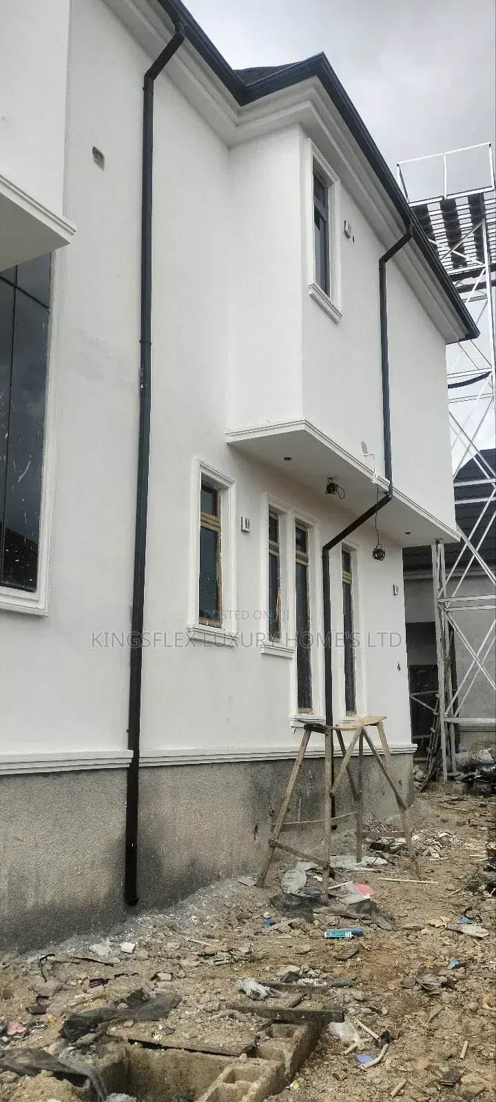 4bdrm Duplex in Apo Resettlement for sale