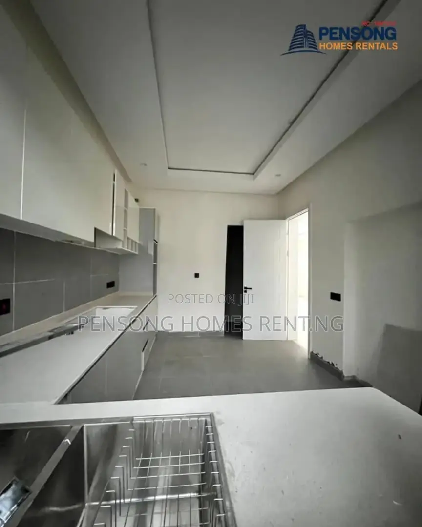 2bdrm Apartment in Ikate Lekki for rent