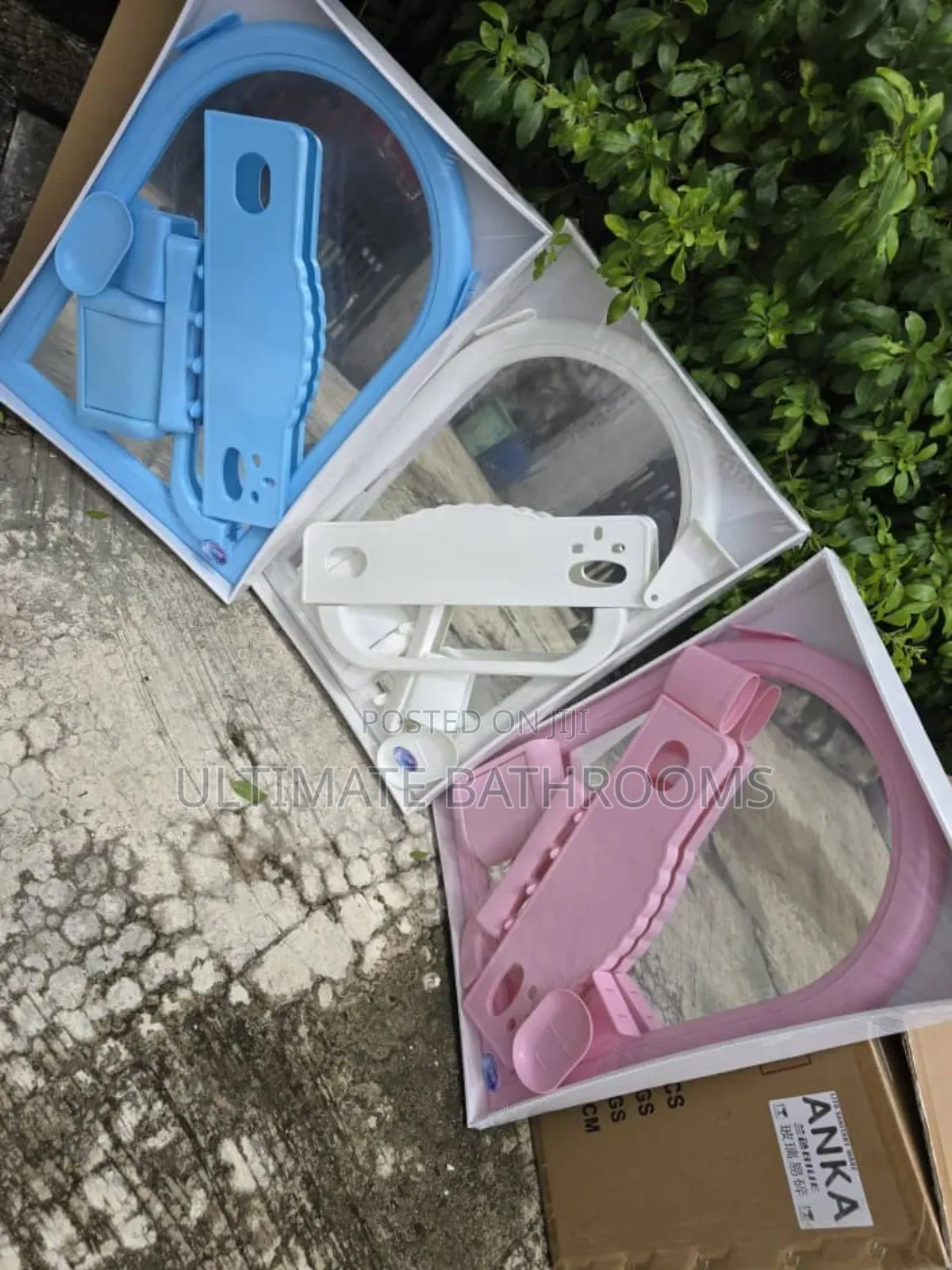 Anka Bathroom Mirror With Bathroom Accessories