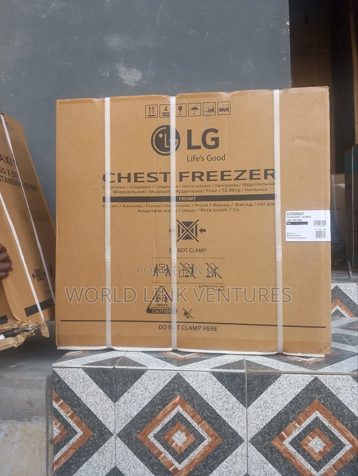 Lg Chest Freezer Model Gcfb200bqcf, 150 Liters.