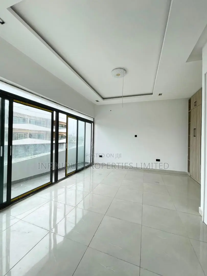 4bdrm Townhouse/Terrace in Ikate for sale
