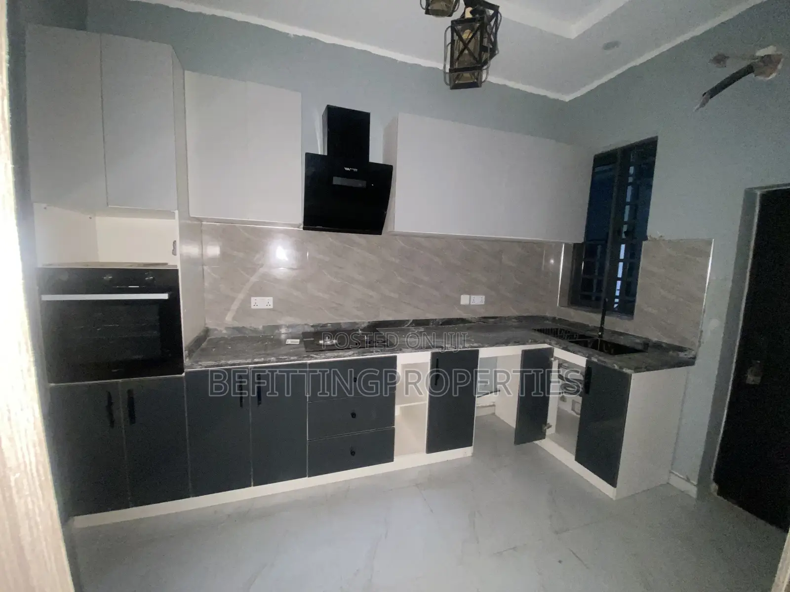 4bdrm Duplex in Ikeja for sale