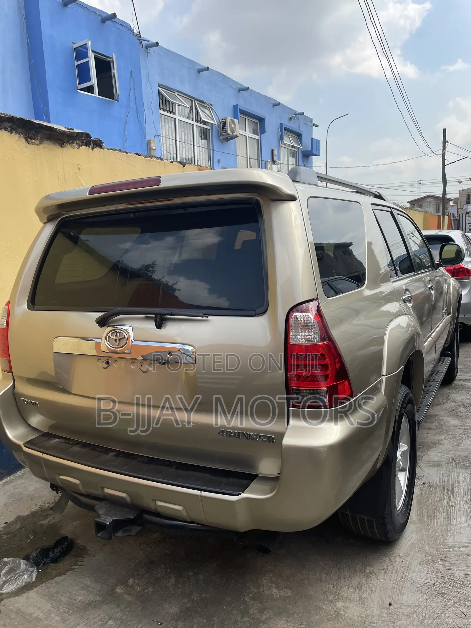 Toyota 4-Runner Limited 2WD 2010 Gold