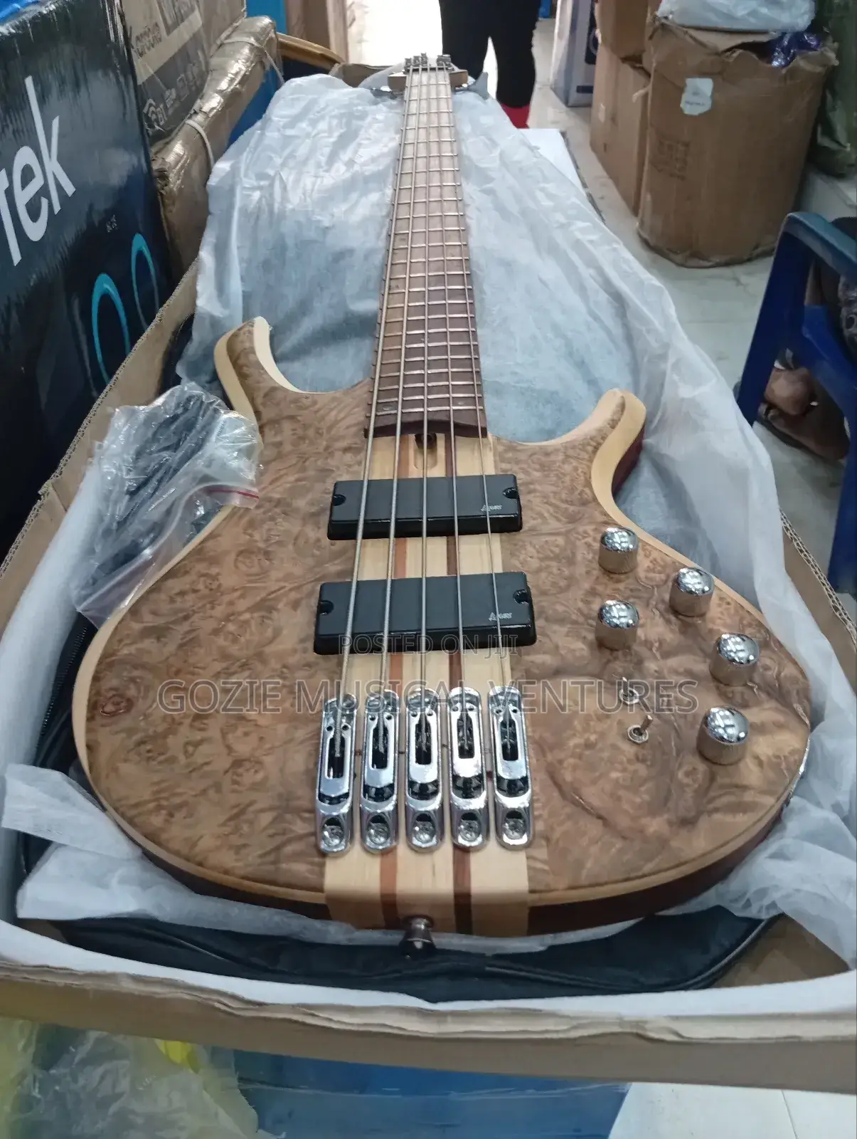 Luxars Electric Bass Guitar