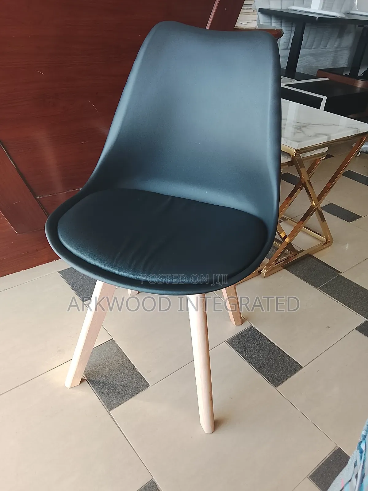 Dining / Coffee And Restaurant Chair