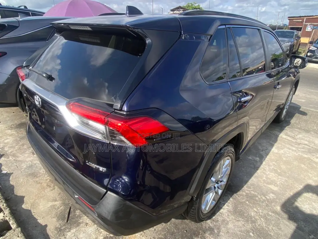 Toyota RAV4 Limited 2021 Black