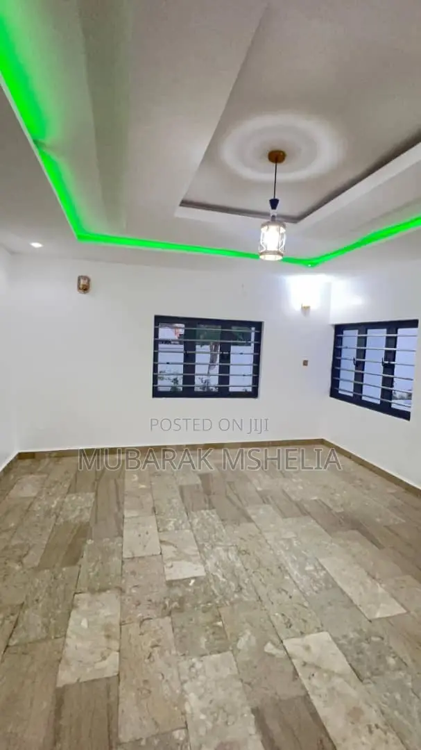 5bdrm Duplex in Gwarinpa for sale