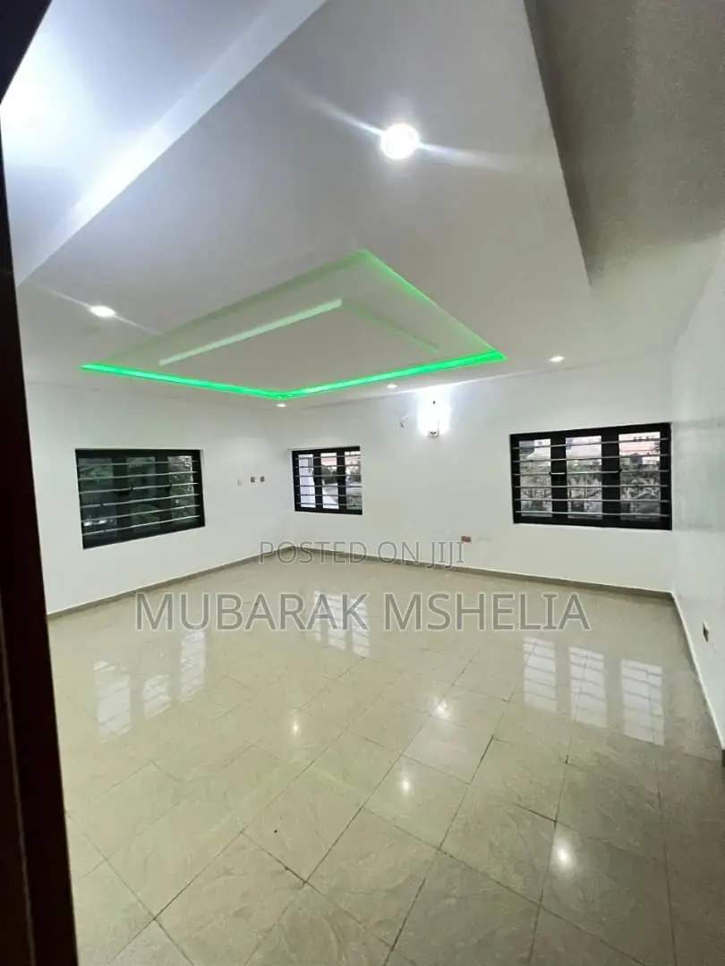 5bdrm Duplex in Gwarinpa for sale