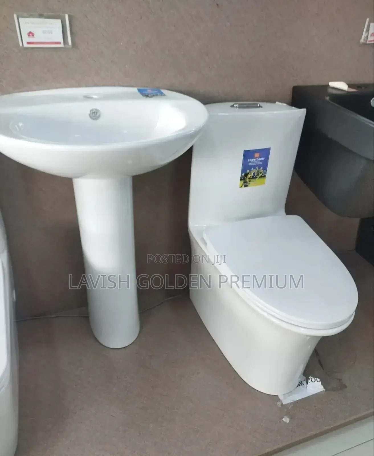 Executive Toilet Seat With Wash Hand Basin